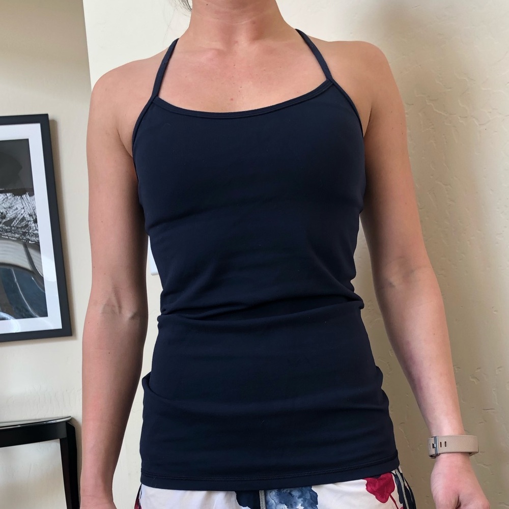 Lululemon: Navy power Y tank